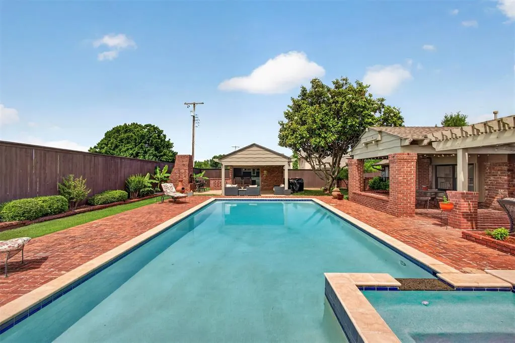 Photo 39 — 1410 Dorchester Drive, Oklahoma City, OK 73114