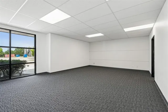 Photo 8 — 7925 N Wilshire Court, Oklahoma City, OK 73132