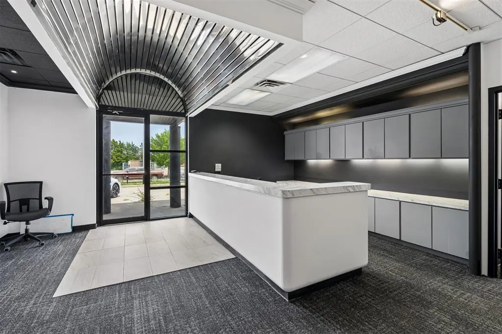 Photo 12 — 7925 N Wilshire Court, Oklahoma City, OK 73132