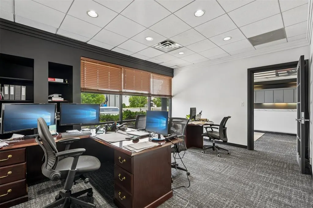 Photo 16 — 7925 N Wilshire Court, Oklahoma City, OK 73132