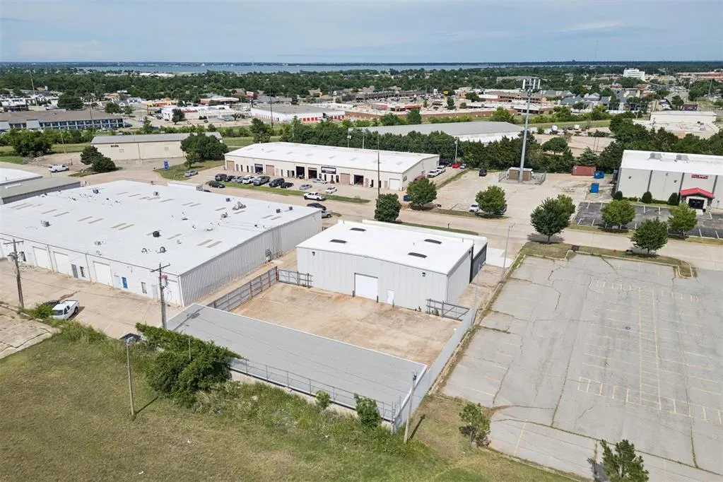 Photo 35 — 7925 N Wilshire Court, Oklahoma City, OK 73132