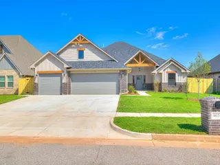 Sold home at 401 Braxton Way