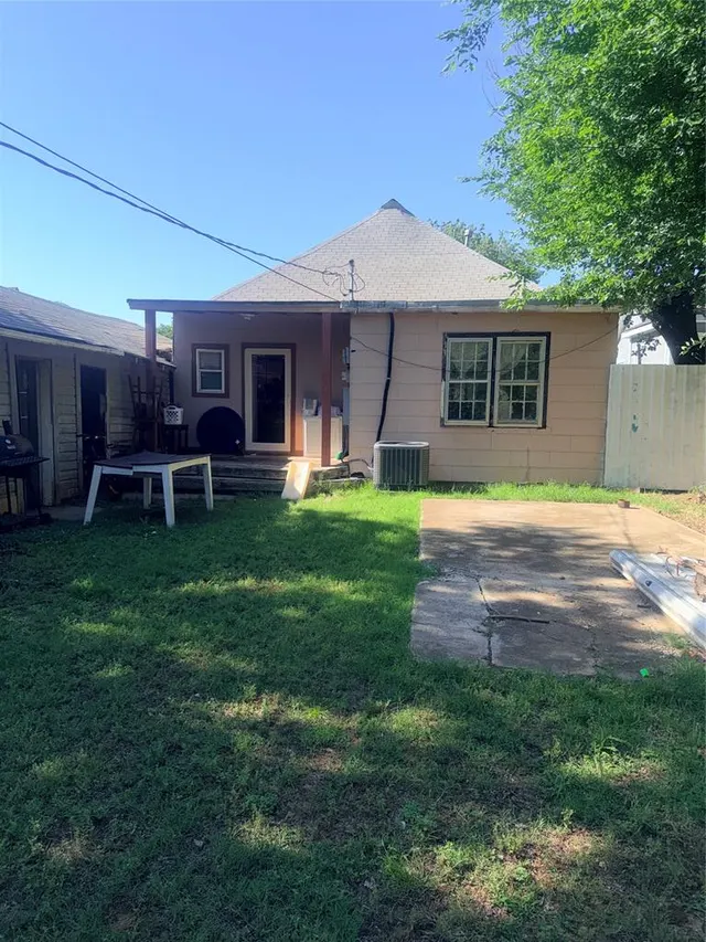 Photo 2 — 1812 NW 32nd Street, Oklahoma City, OK 73118