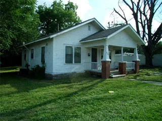 Sold home at 915 E Whittaker Street