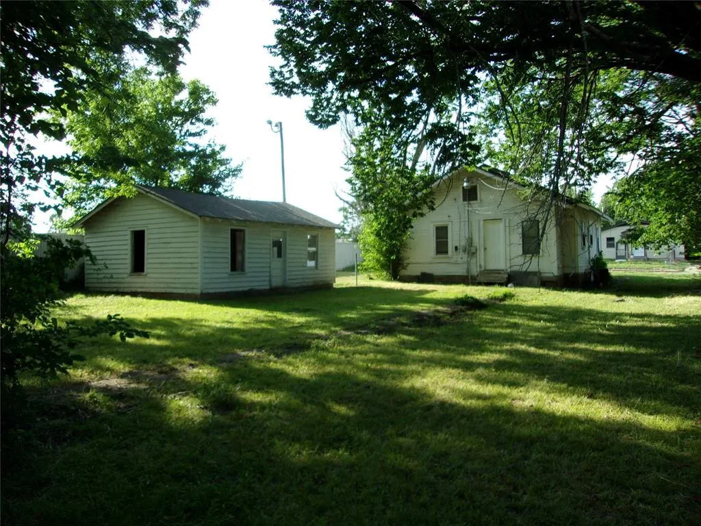 Photo 31 — 915 E Whittaker Street, Shawnee, OK 74801