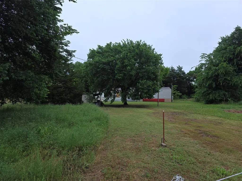 Photo 2 — 420 E Douglas Street, Earlsboro, OK 74840