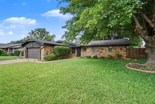 Sold home at 301 S Cardinal Circle