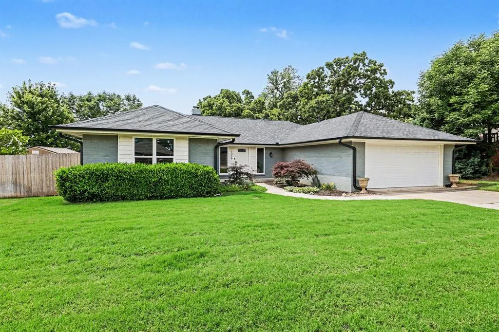 Photo 3 — 1316 Mockingbird Lane, Edmond, OK 73034