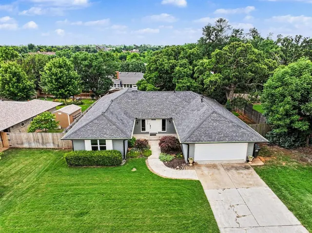 Photo 5 — 1316 Mockingbird Lane, Edmond, OK 73034