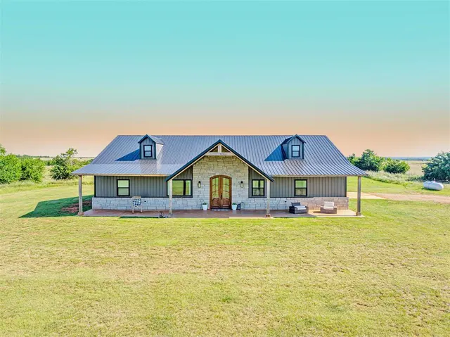 Front exterior — 17060 W Camp Road, Cashion, OK 73016