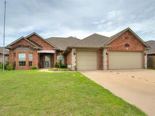 Sold home at 417 Summit Bend
