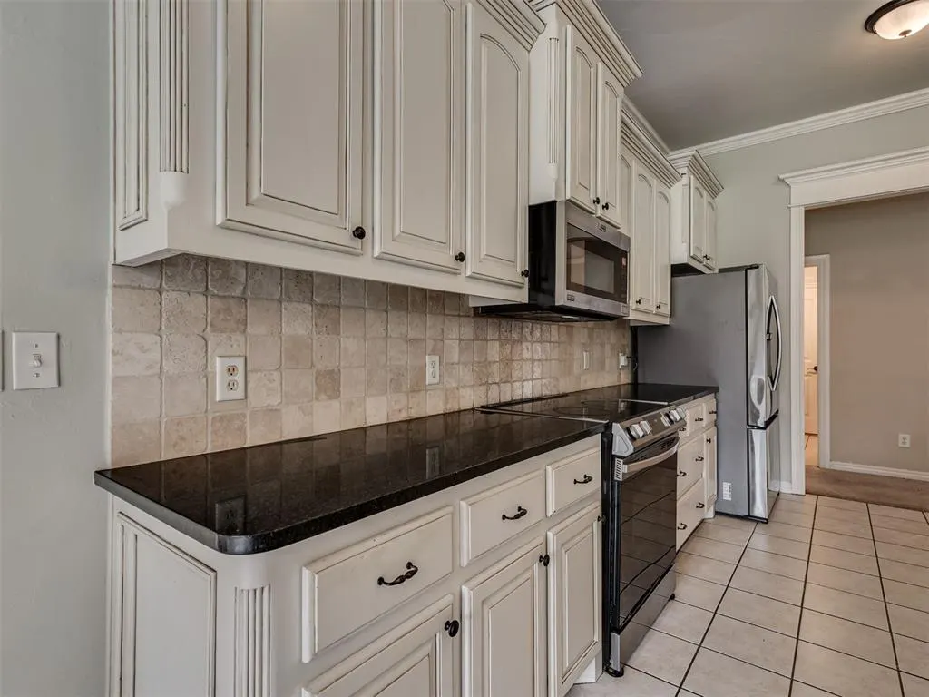 Photo 8 — 417 Summit Bend, Norman, OK 73071