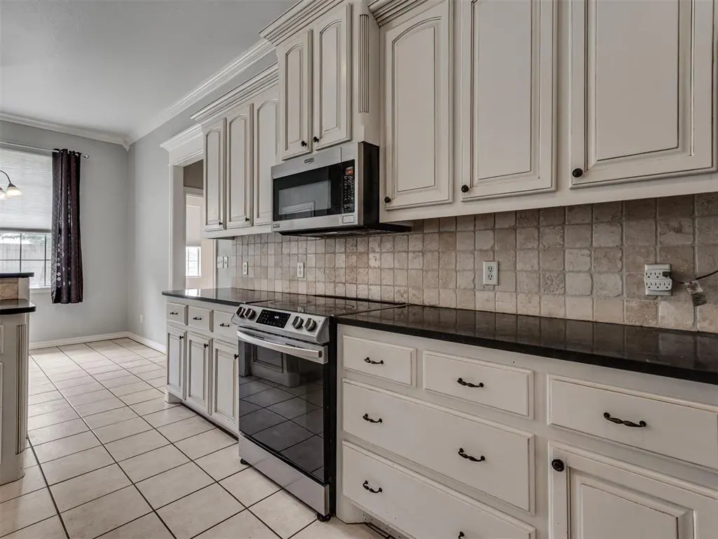 Photo 11 — 417 Summit Bend, Norman, OK 73071