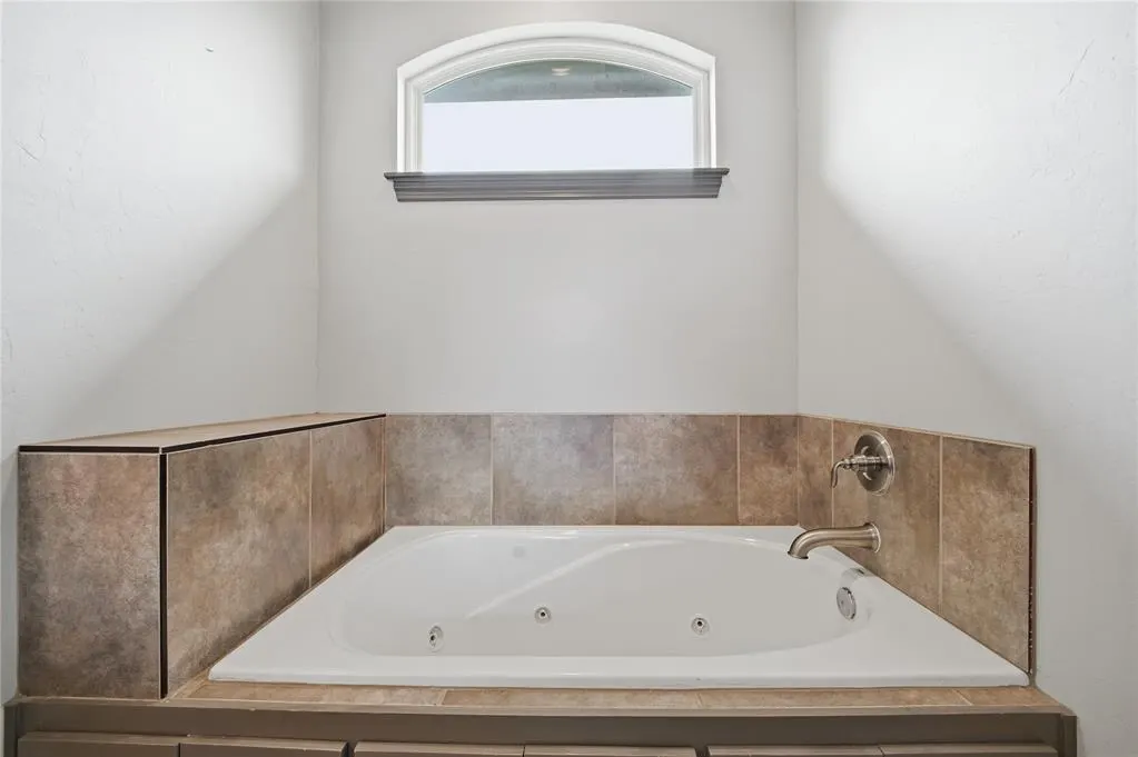 Photo 15 — 1405 Katelyn Court, Yukon, OK 73099