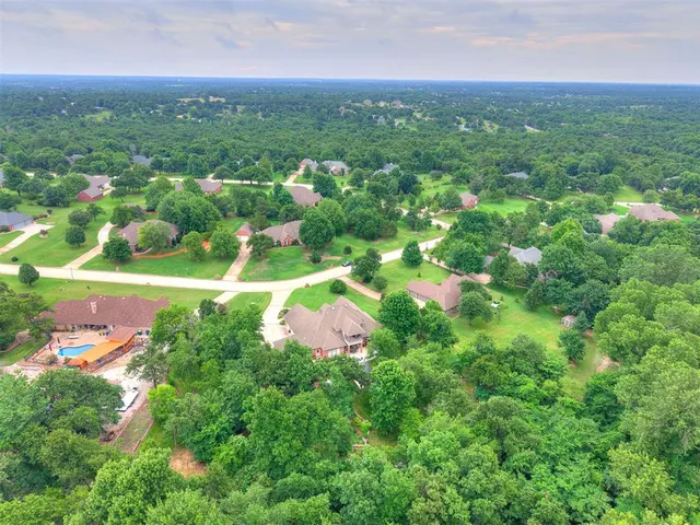 Photo 4 — 321 Hickory Forest Drive, Choctaw, OK 73020