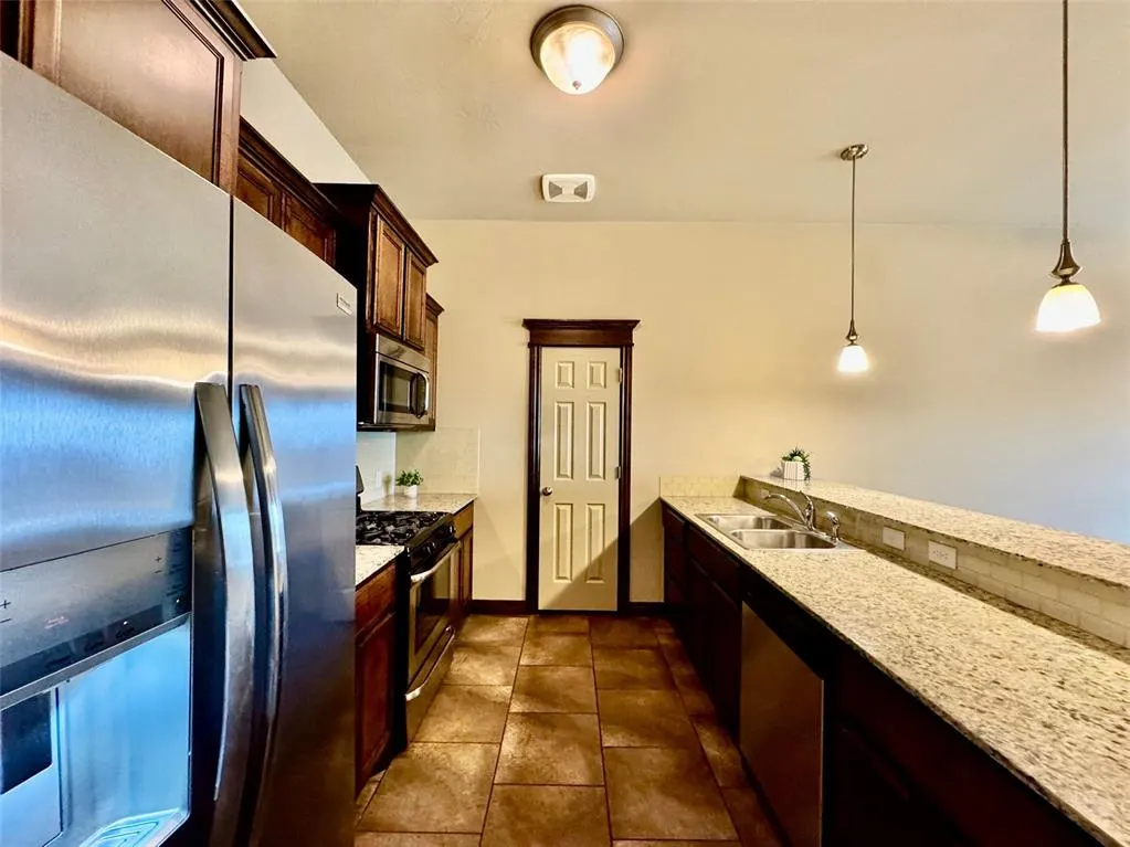 Photo 5 — 18210 Manera Way, Edmond, OK 73012