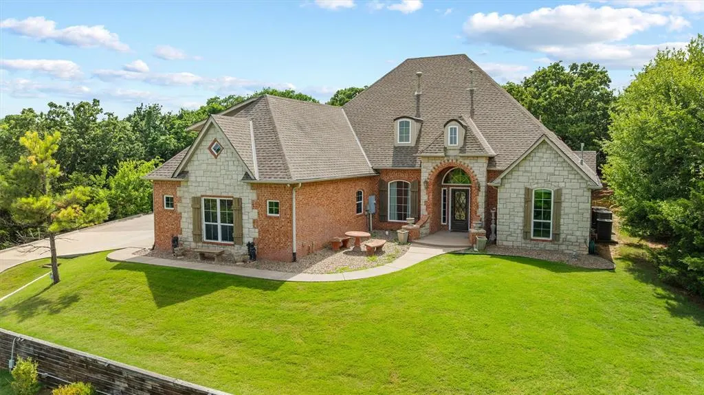 Front exterior — 6405 Valley Ridge Drive, Edmond, OK 73034