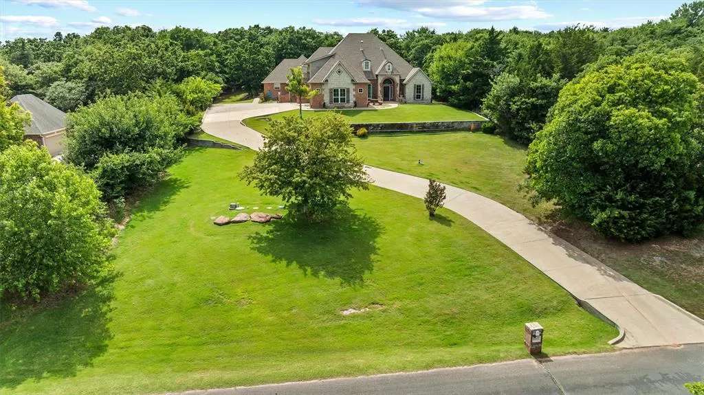 Photo 2 — 6405 Valley Ridge Drive, Edmond, OK 73034
