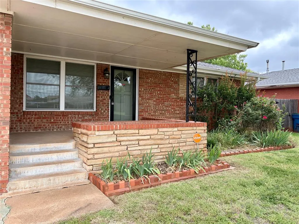 Photo 2 — 415 W Curtis Drive, Midwest City, OK 73110