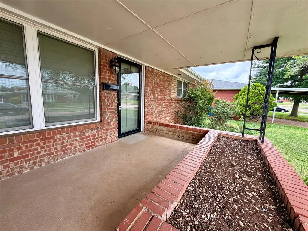 Front exterior — 415 W Curtis Drive, Midwest City, OK 73110