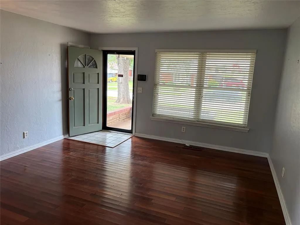 Photo 5 — 415 W Curtis Drive, Midwest City, OK 73110