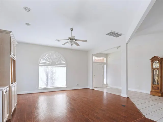 Photo 8 — 10513 S Santa Fe Avenue, Oklahoma City, OK 73170