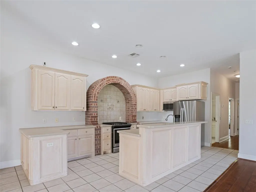 Photo 11 — 10513 S Santa Fe Avenue, Oklahoma City, OK 73170