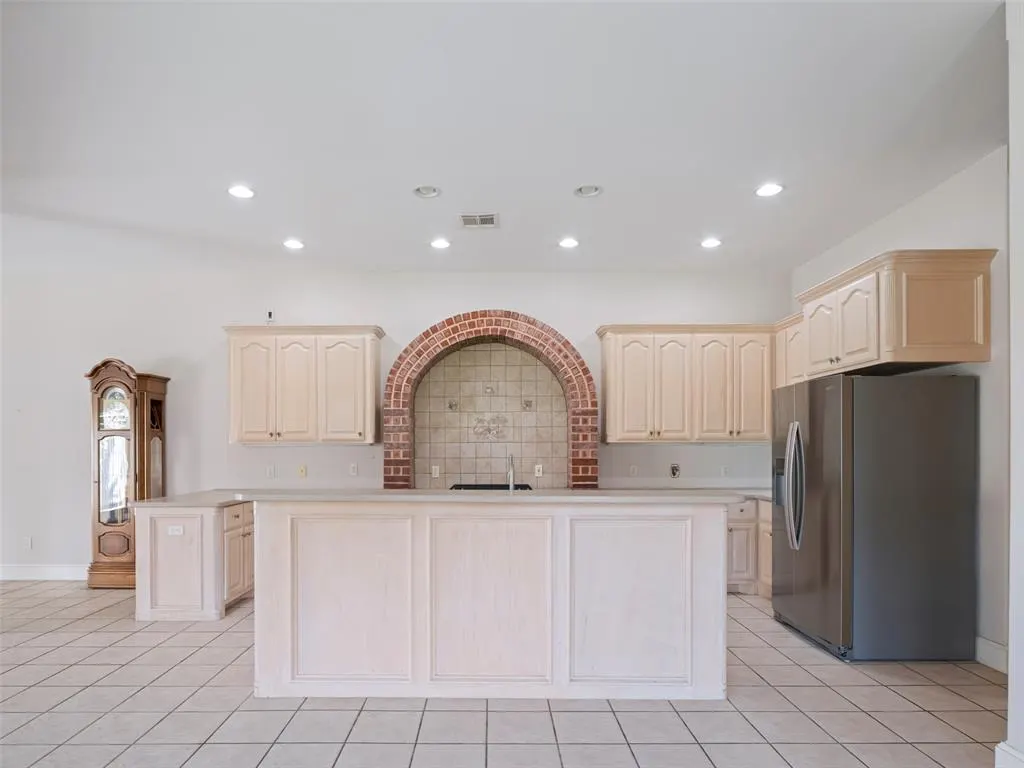 Photo 12 — 10513 S Santa Fe Avenue, Oklahoma City, OK 73170