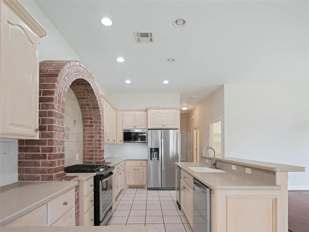 Photo 15 — 10513 S Santa Fe Avenue, Oklahoma City, OK 73170