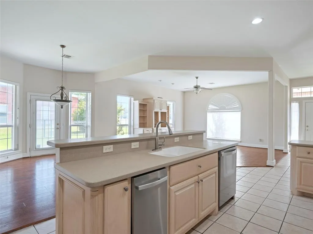 Photo 17 — 10513 S Santa Fe Avenue, Oklahoma City, OK 73170