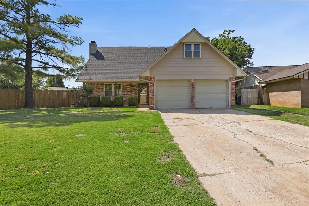 Front exterior — 1525 Vulcan Circle, Edmond, OK 73003
