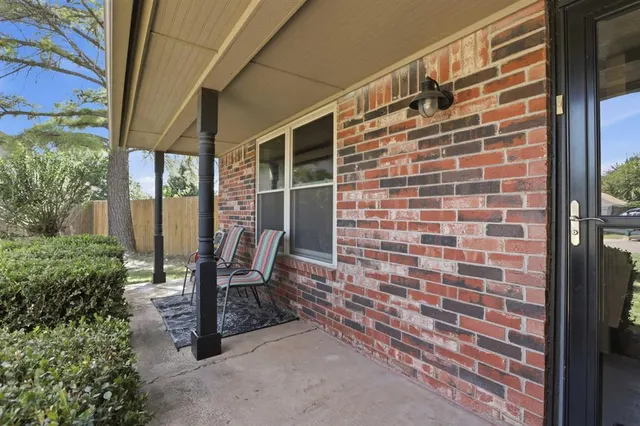 Photo 4 — 1525 Vulcan Circle, Edmond, OK 73003