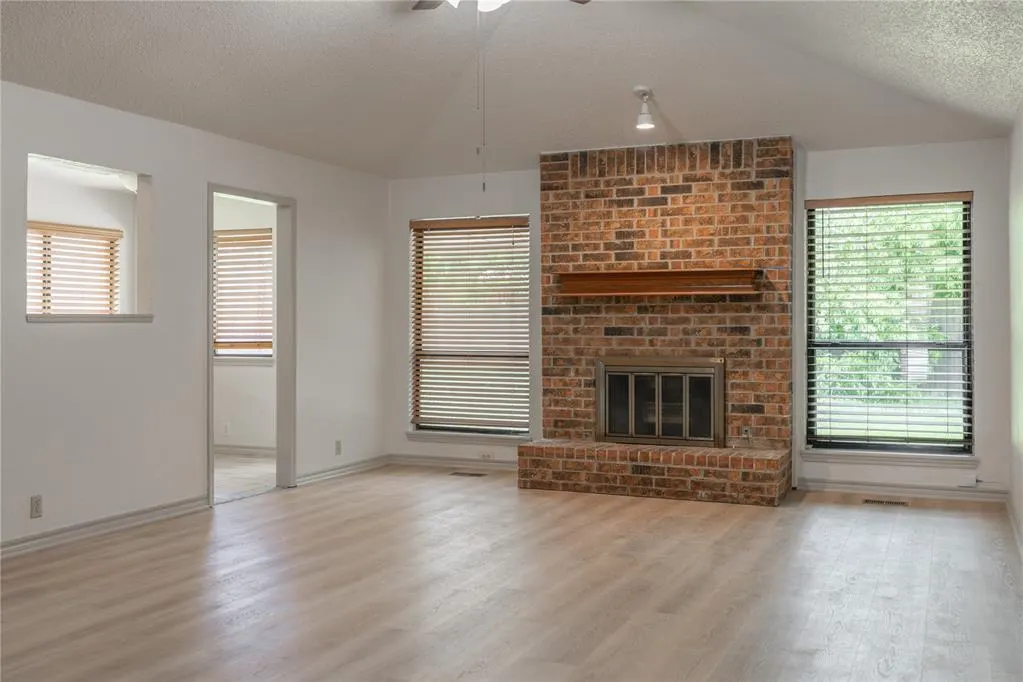 Photo 2 — 12521 Clarence Court, Oklahoma City, OK 73142