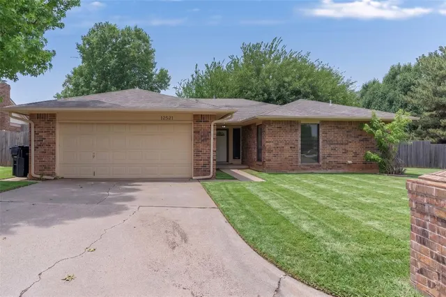 Photo 3 — 12521 Clarence Court, Oklahoma City, OK 73142