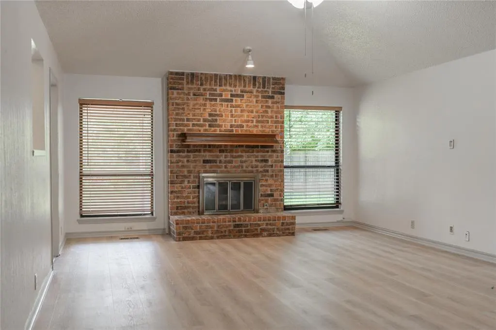 Photo 5 — 12521 Clarence Court, Oklahoma City, OK 73142