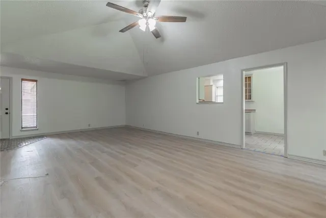 Photo 6 — 12521 Clarence Court, Oklahoma City, OK 73142