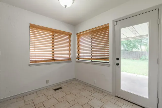Photo 7 — 12521 Clarence Court, Oklahoma City, OK 73142
