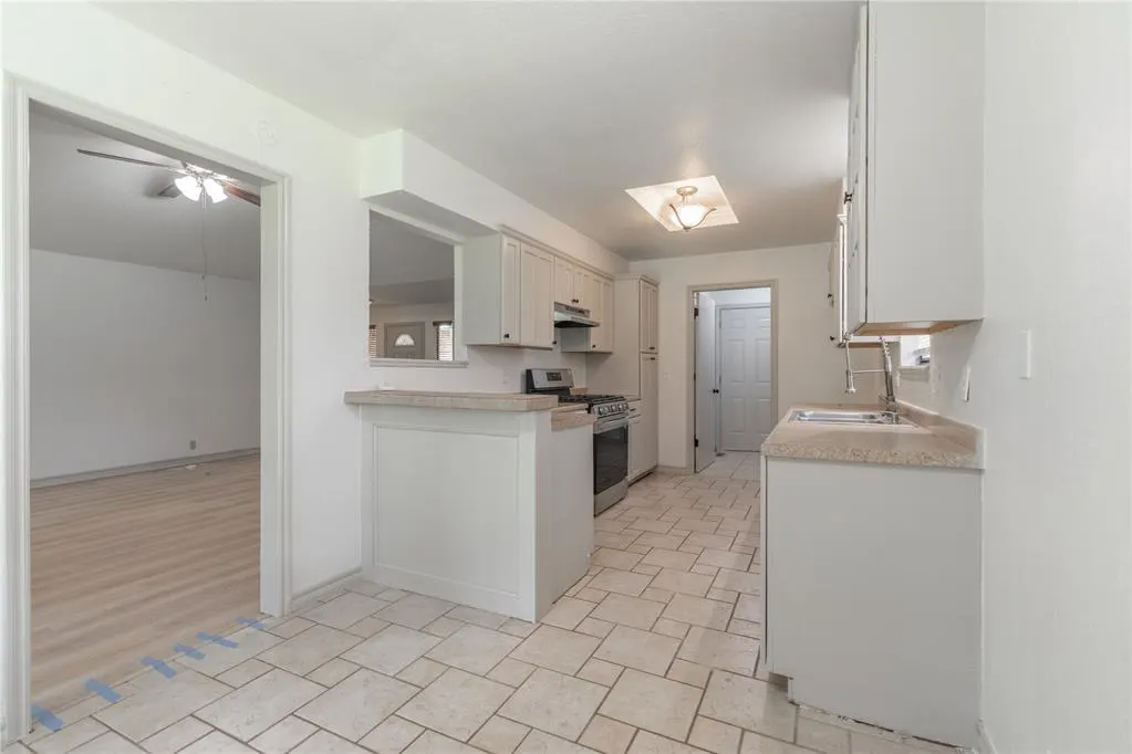 Photo 9 — 12521 Clarence Court, Oklahoma City, OK 73142