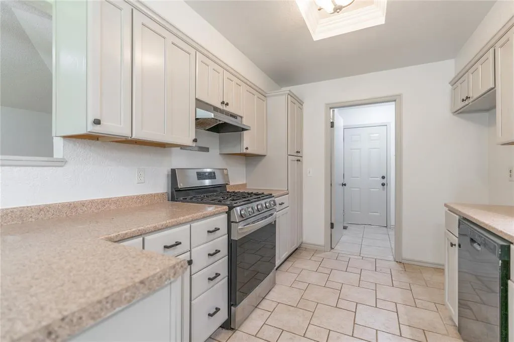 Photo 11 — 12521 Clarence Court, Oklahoma City, OK 73142