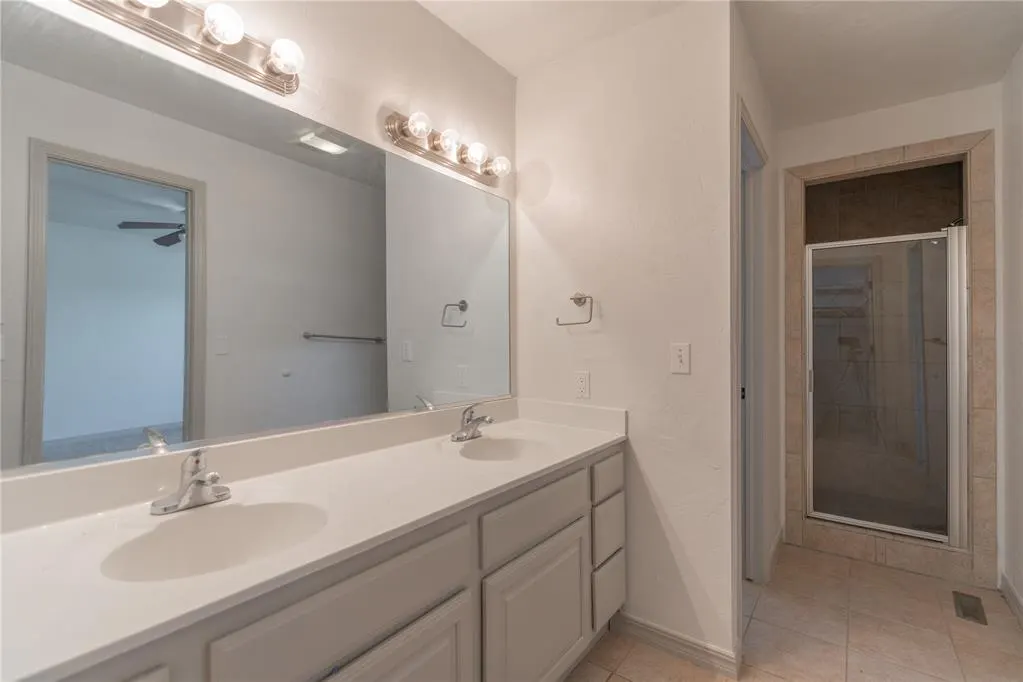 Photo 19 — 12521 Clarence Court, Oklahoma City, OK 73142