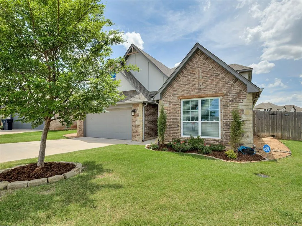 Photo 2 — 4224 NW 156th Court, Edmond, OK 73013