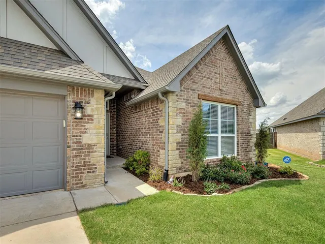 Photo 4 — 4224 NW 156th Court, Edmond, OK 73013