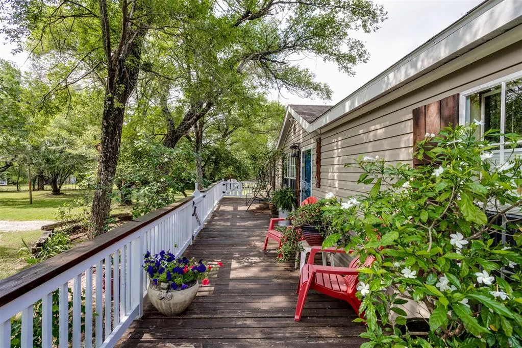 Front exterior — 1710 N Ivey Lane, Tecumseh, OK 74873
