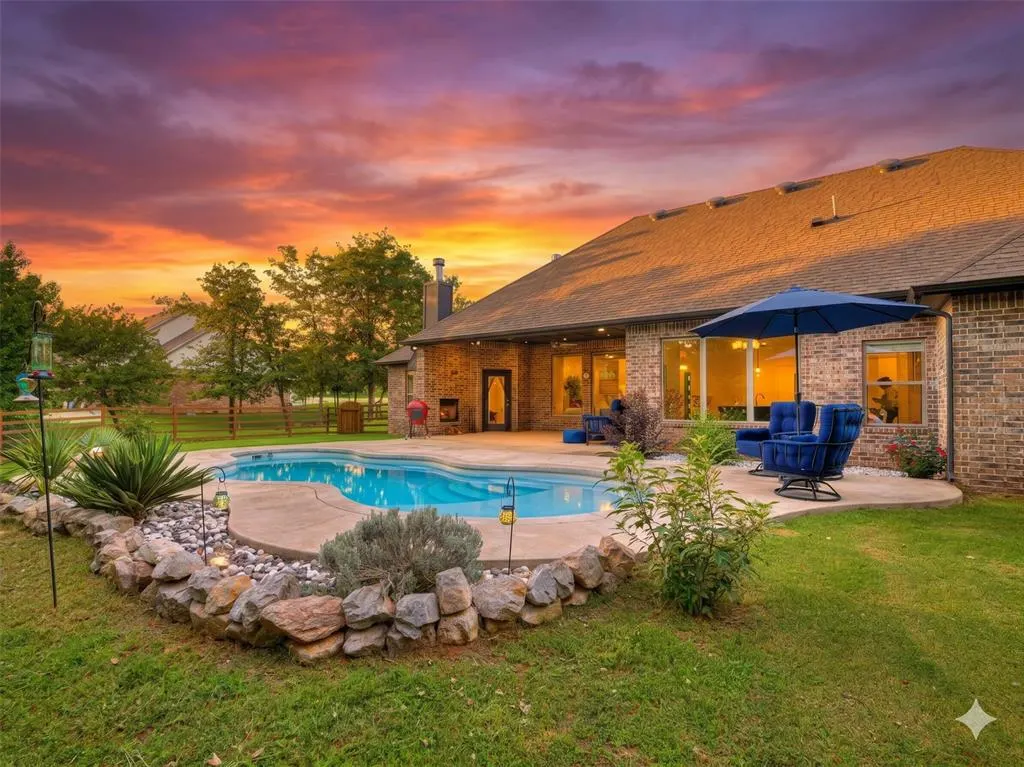 Photo 2 — 3407 Sandstone Point, Guthrie, OK 73044
