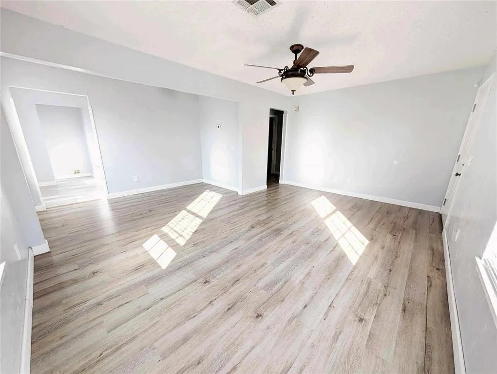Photo 4 — 616 Lions Park Place, Midwest City, OK 73110
