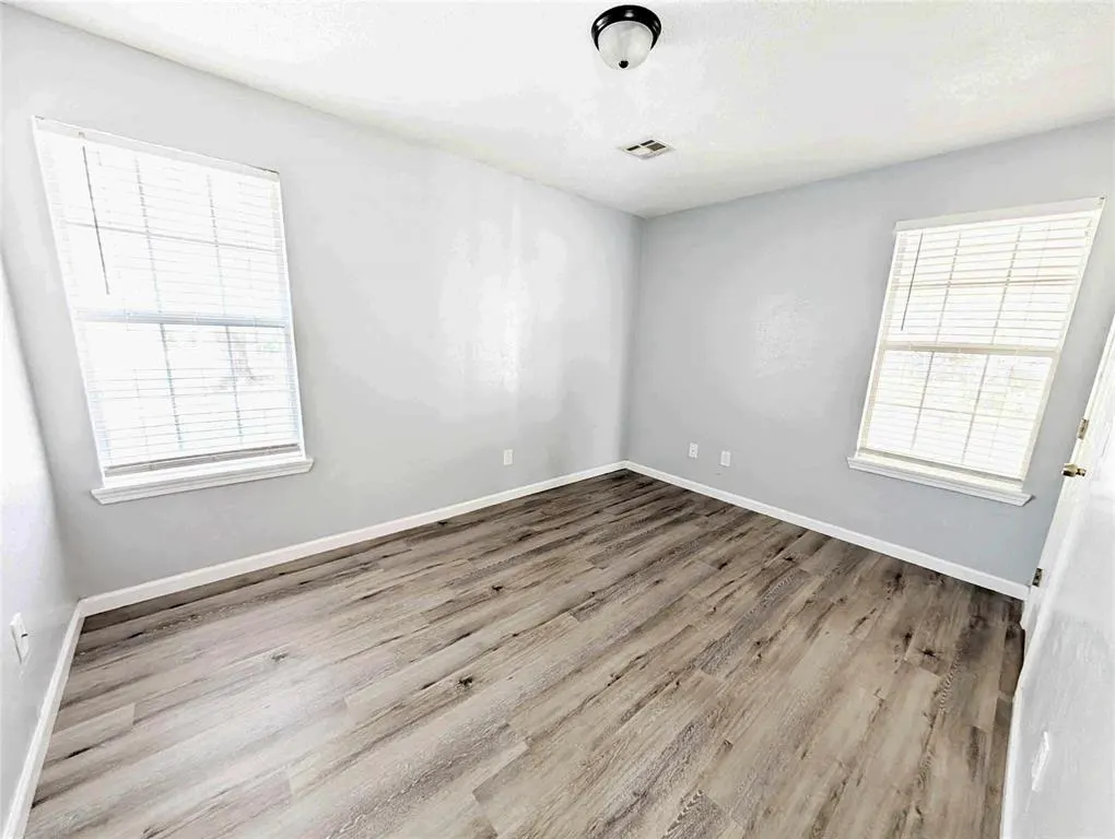 Photo 8 — 616 Lions Park Place, Midwest City, OK 73110