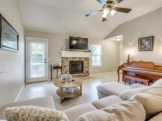 Photo 6 — 12413 NW 3rd Street, Yukon, OK 73099