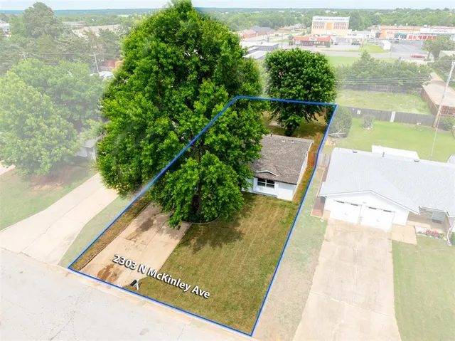 Photo 2 — 2303 N McKinley Avenue, Shawnee, OK 74804