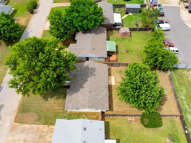 Photo 5 — 2303 N McKinley Avenue, Shawnee, OK 74804