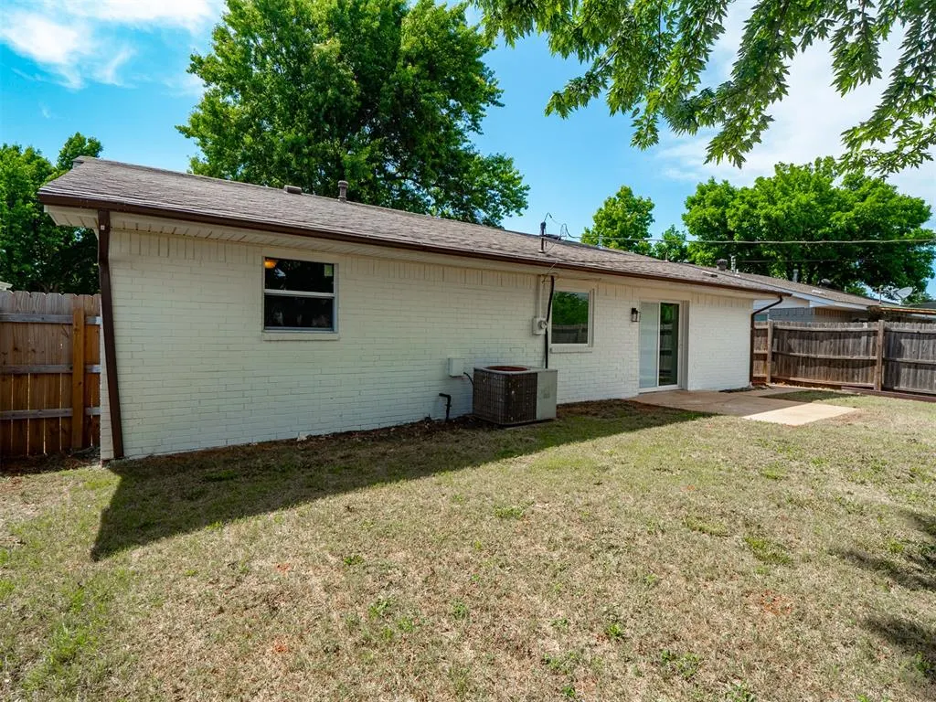 Photo 12 — 2303 N McKinley Avenue, Shawnee, OK 74804